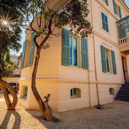 Banana'S Camp Hostel คานส์ ภายนอก รูปภาพ