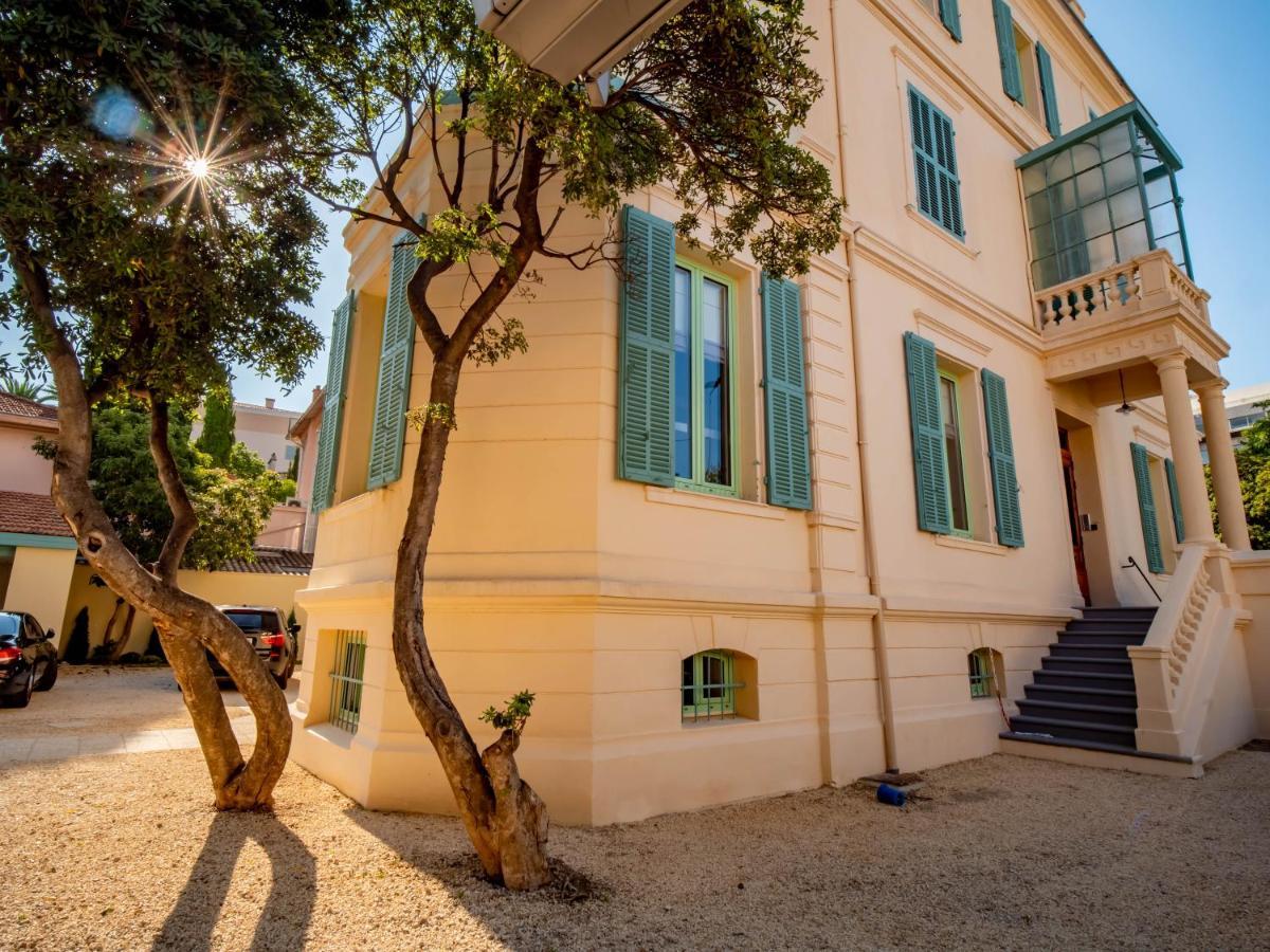 Banana'S Camp Hostel คานส์ ภายนอก รูปภาพ