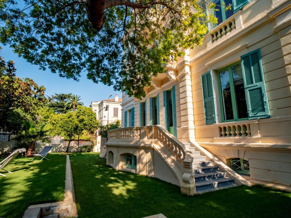Banana'S Camp Hostel คานส์ ภายนอก รูปภาพ