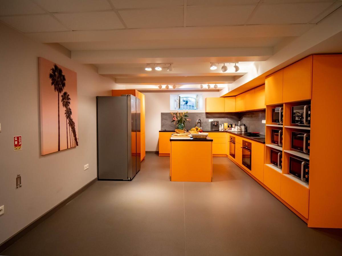 Banana'S Camp Hostel คานส์ ภายนอก รูปภาพ