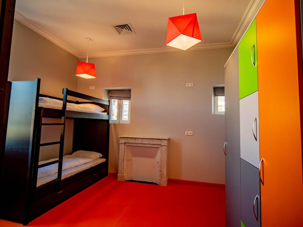 Banana'S Camp Hostel คานส์ ภายนอก รูปภาพ
