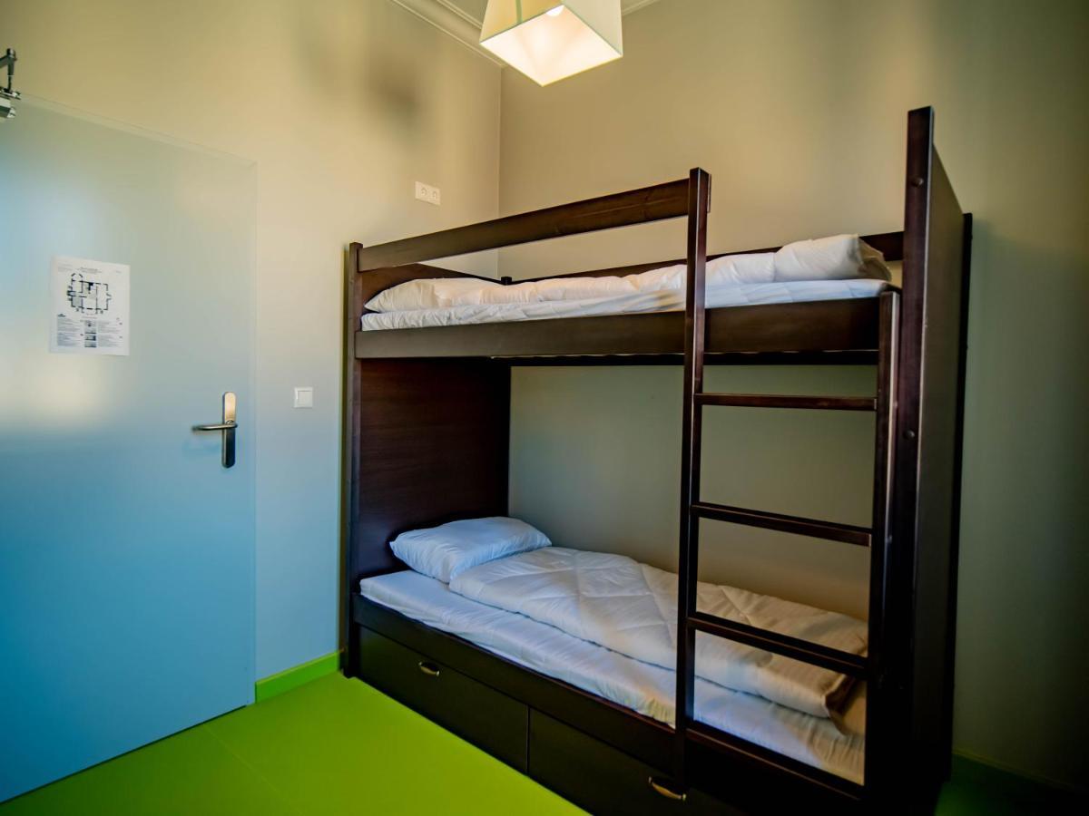 Banana'S Camp Hostel คานส์ ภายนอก รูปภาพ