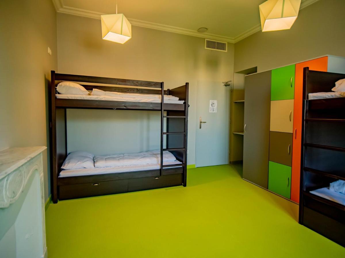 Banana'S Camp Hostel คานส์ ภายนอก รูปภาพ