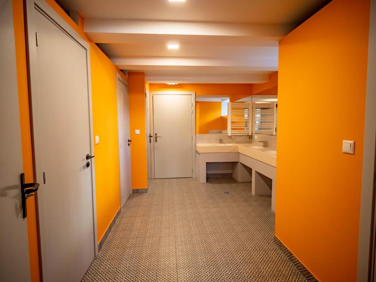 Banana'S Camp Hostel คานส์ ภายนอก รูปภาพ